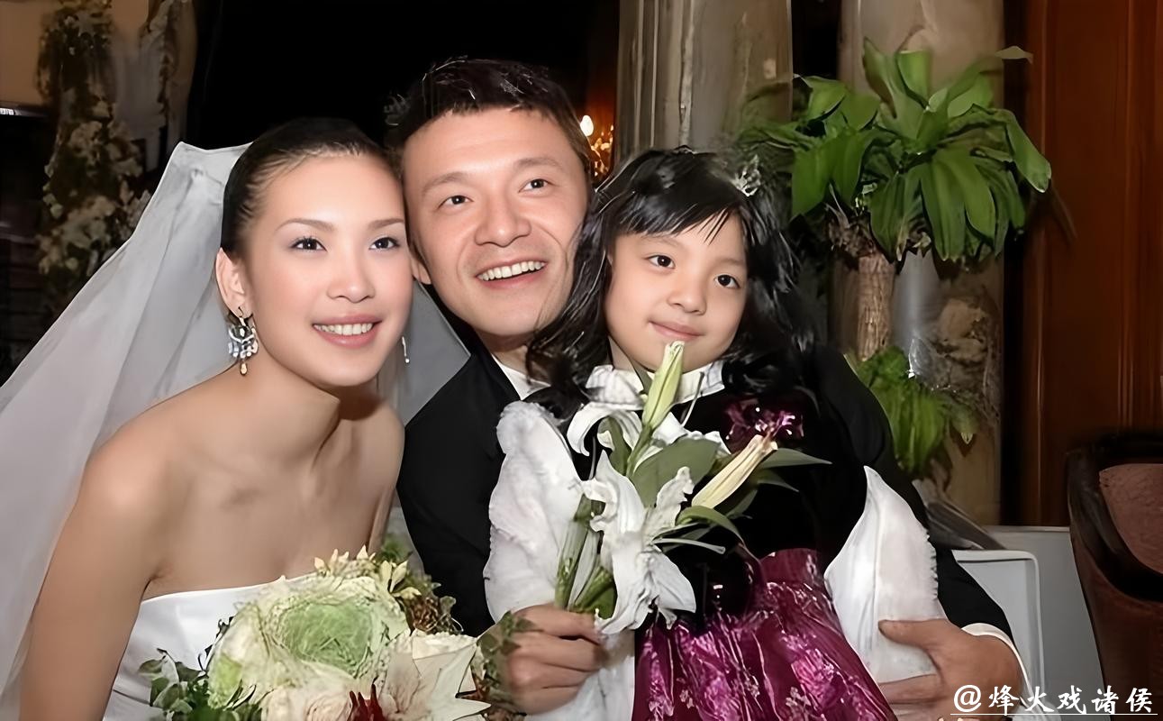 谢晖也没想到,不愿给自己生娃的佟晨洁,如今却在给魏巍当妈 谢晖也没想到,不愿给自己生娃的佟晨洁,如今却在给魏巍当妈